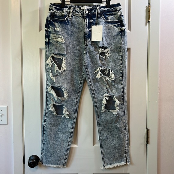 NWT KanCan Collie High Rise Mom Jeans Medium Wash - Size 29 / 11 - Picture 1 of 10